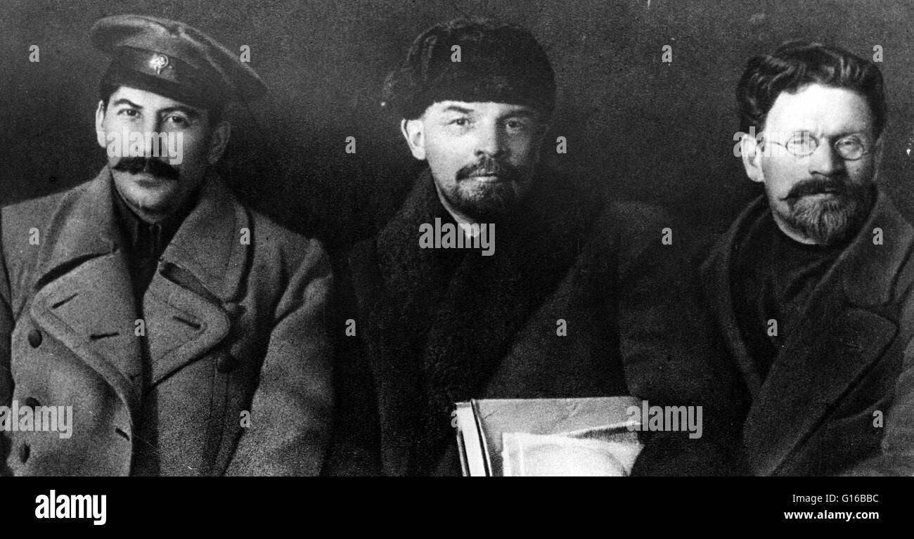 Russischen revolutionäre und Führer, Stalin, Lenin und Mikhail Ivanovich Kalinin auf dem Kongress der russischen kommunistischen Partei. Joseph Vissarionovich Stalin (18. Dezember 1878 - 5. März 1953) war der Premier von die Sowjetunion von 1941 bis 1953. Er war Stockfoto