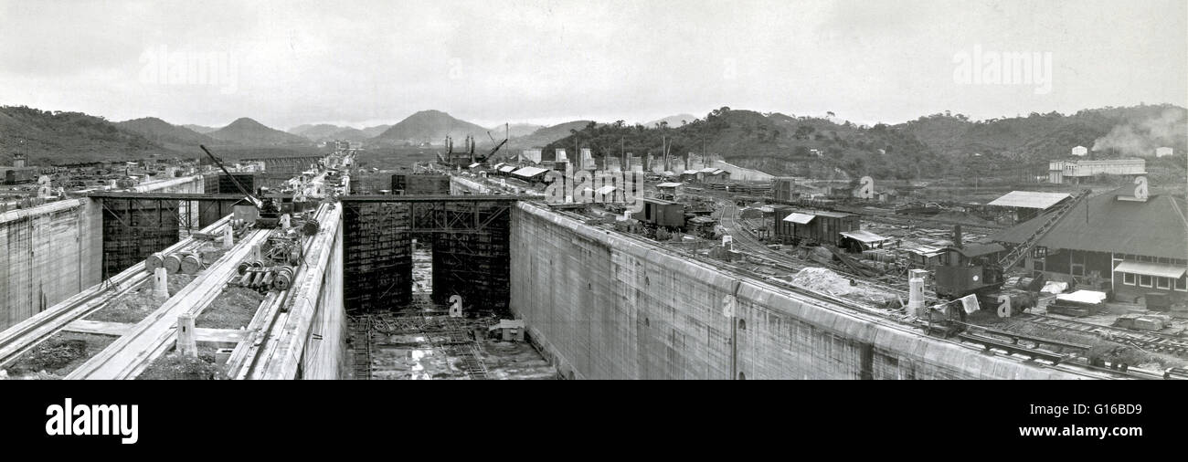 Überschrift: "Panama-Kanalbau, 1910." Der Panamakanal ist eine 48 Meile Schifffahrtskanal in Panama, die den Atlantik (über das Karibische Meer) bis zum Pazifischen Ozean verbindet. Frankreich begann die Arbeit an den Kanal im Jahre 1881, musste aber wegen Engineering stoppen Stockfoto