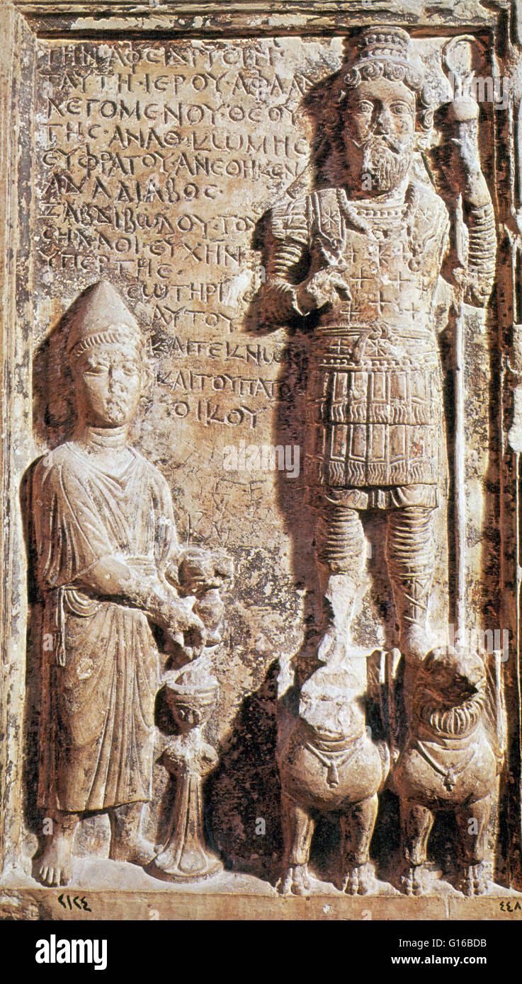 Beschriftet: "Sematic Gott Aphlad, auf einem hellenistischen Relief von Dura-Europos (Syrien), am Euphrat in Mesopotamien geehrt. Die Verehrung der indigenen Göttern weiter an vielen Orten. " Alten semitischen Religion umfasst die polytheistischen Religionen von th Stockfoto