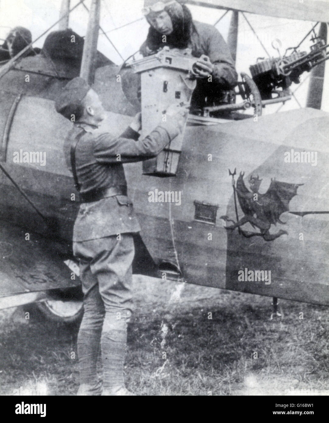 Die Verwendung von Luftaufnahmen reifte schnell während des ersten Weltkriegs, wie Flugzeuge, die zum Zwecke der Aufklärung betrifft mit Kameras aufzeichnen feindliche Bewegungen und Verteidigungsanlagen ausgestattet wurden. Die Royal Flying Corps Recon Piloten begann, Kameras zu verwenden, für die Aufnahme ihrer Aufsicht Stockfoto