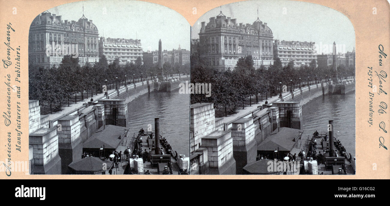 Amerikanische stereoskopische Firma Stereograph Hotel Cecil und das Hotel Savoy mit Kleopatras Nadel und die Böschung entlang der Themse, London, England, 1901. Kleopatras Nadel ist der populäre Name für jede der drei antiken ägyptischen Obelisken r Stockfoto