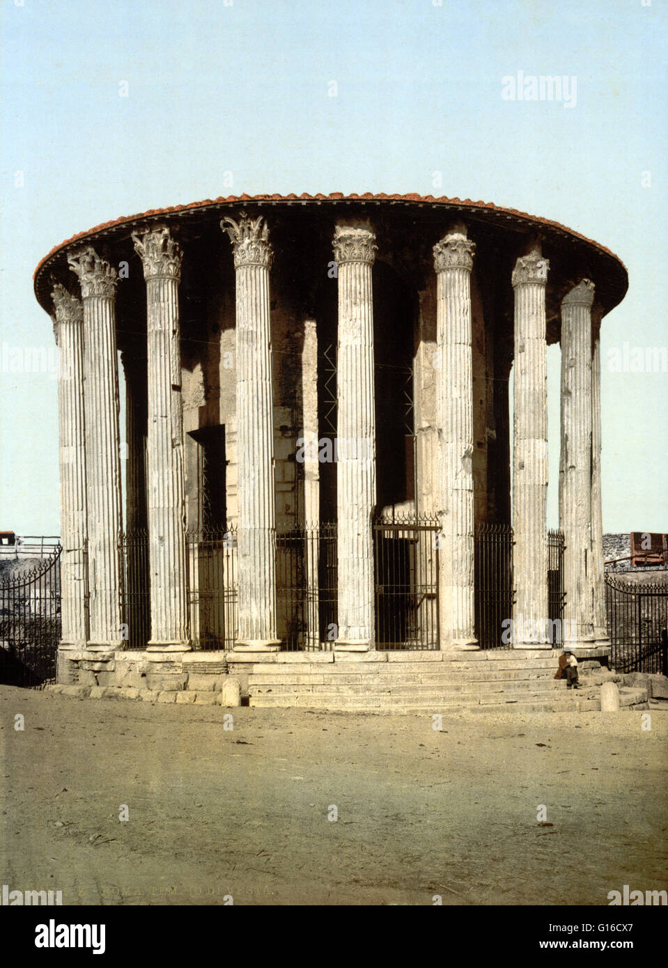 Der Tempel des Hercules Victor ist ein altes Gebäude befindet sich in Piazza Bocca della Verità, im Bereich des Forum Boarium in der Nähe des Tiber in Rom. Es ist ein Monopteros, ein Rundtempel des griechischen peripteral Design komplett von einem Säulengang umgeben. Dies Stockfoto