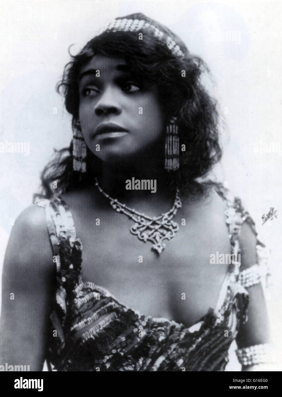 Aida Overton Walker (14. Februar 1880 - 11. Oktober 1914) war ein US-amerikanischer Vaudeville-Darsteller. Ihre frühe Karriere wurde durch ihre Zusammenarbeit mit Bert Williams und ihrem Ehemann George Walker, der große schwarze Varieté und musikalische Komödie definiert pow Stockfoto