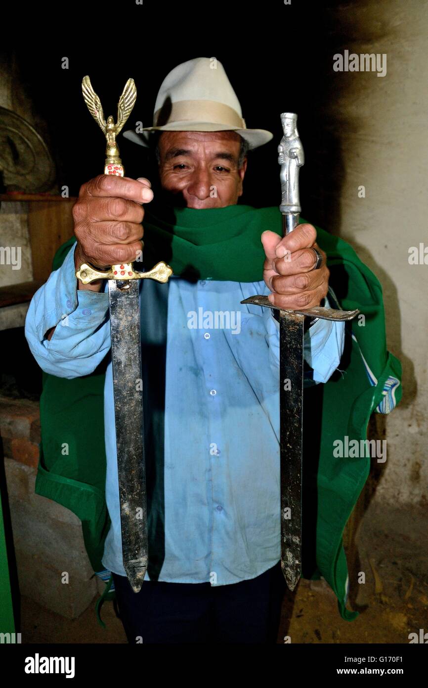 Schamane Sapalache "Las Huaringas" in HUANCABAMBA "Limpia" (Geistheilung) bei. Abteilung von Piura. Peru Stockfoto