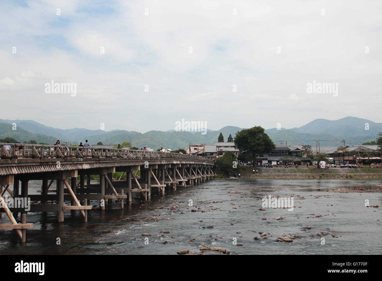Togetsu-Kyo Brücke bei Arashiyama in Kyoto, Japan Stockfoto