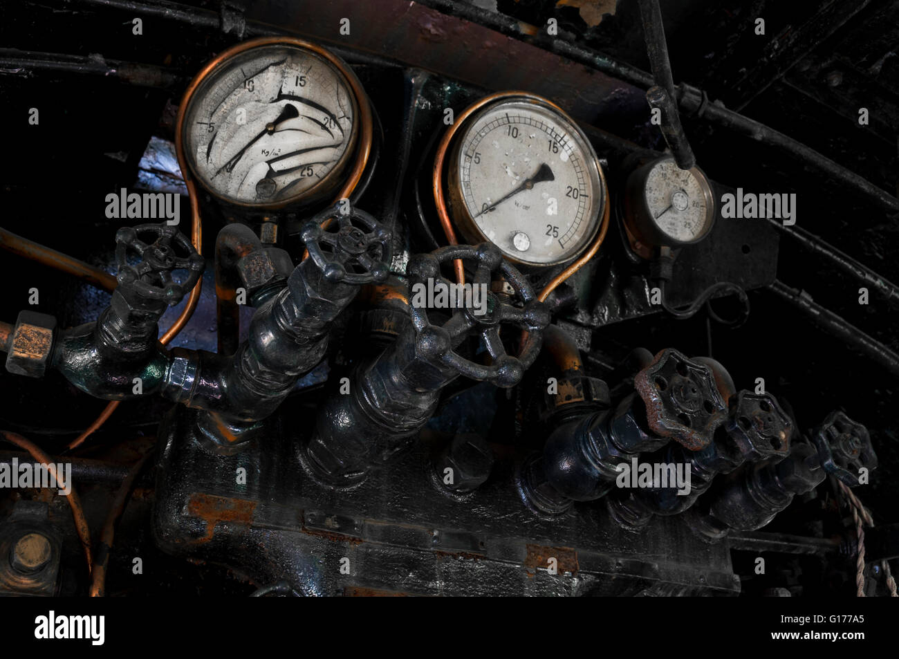 Antike Dampf Lok Metall Vorluke Knöpfe Stockfoto