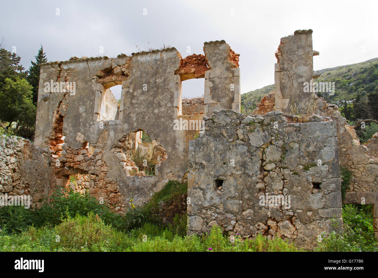 Ruine des alten Klosters Agia Paraskevi Tafion auf der griechischen Ionischen Insel Kefalonia Stockfoto