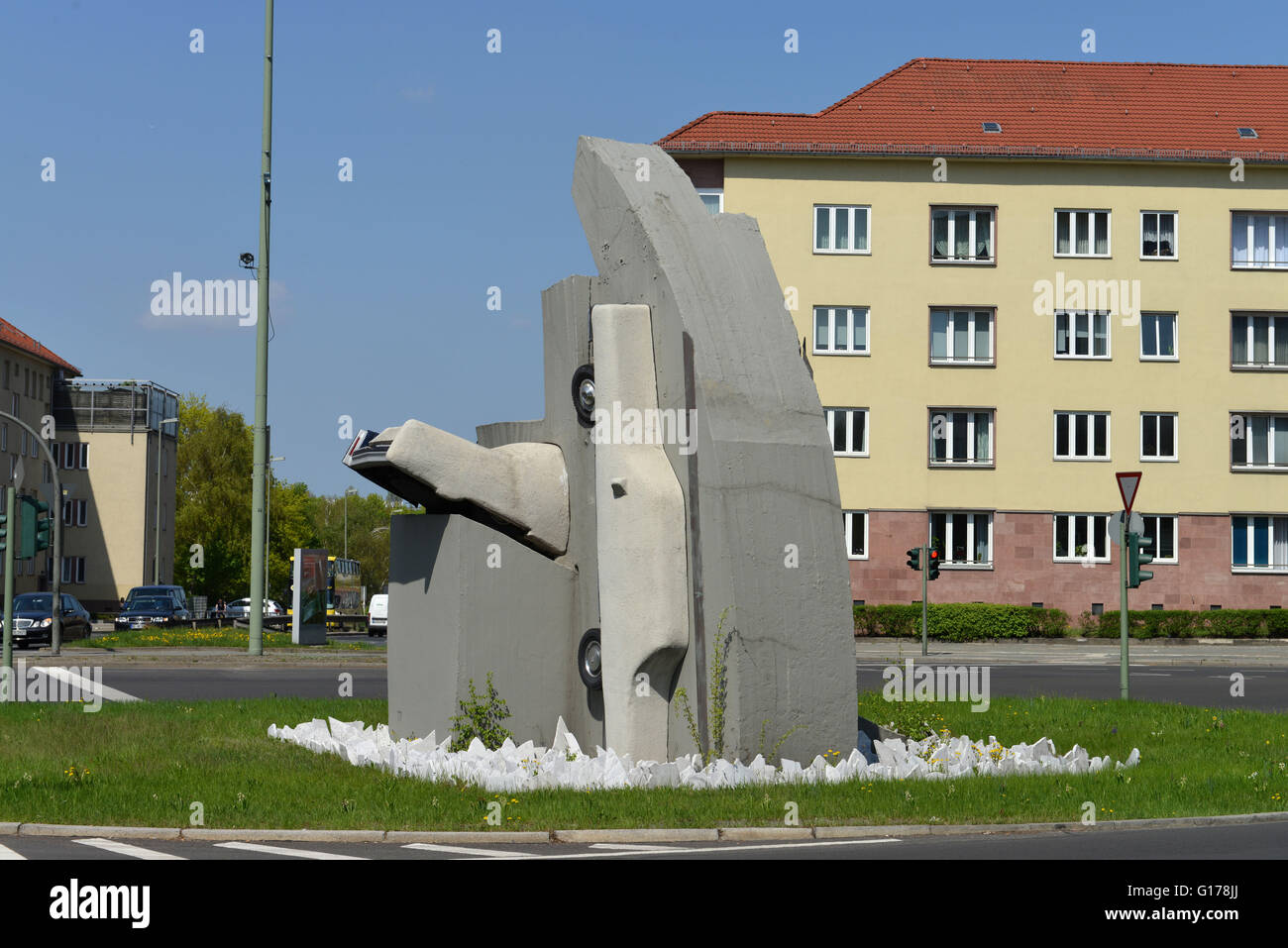 Kunst, Wolf Vostell "Zwei Beton-Cadillacs in Form der Nackten Maja", Rathenauplatz, Halensee, Wilmersdorf, Berlin, Deutschland Stockfoto
