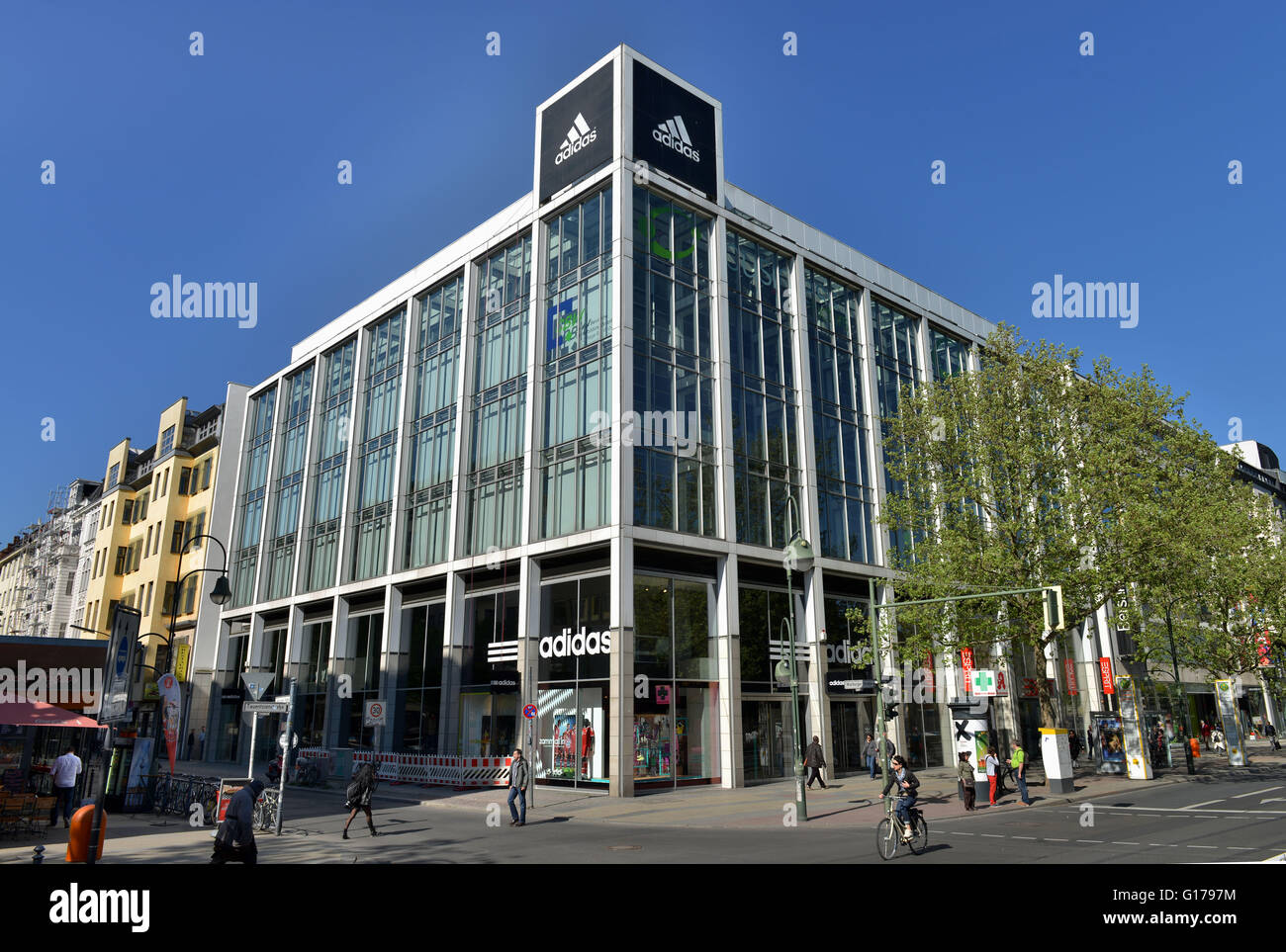 ADIDAS Store, Tauentzienstrassse, Charlottenburg, Berlin, Deutschland  Stockfotografie - Alamy