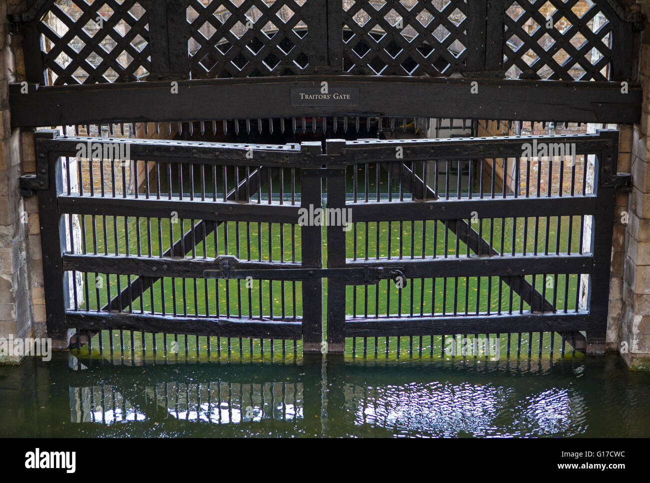 Ein Blick auf die historische Traitors Gate Tower of London. Stockfoto