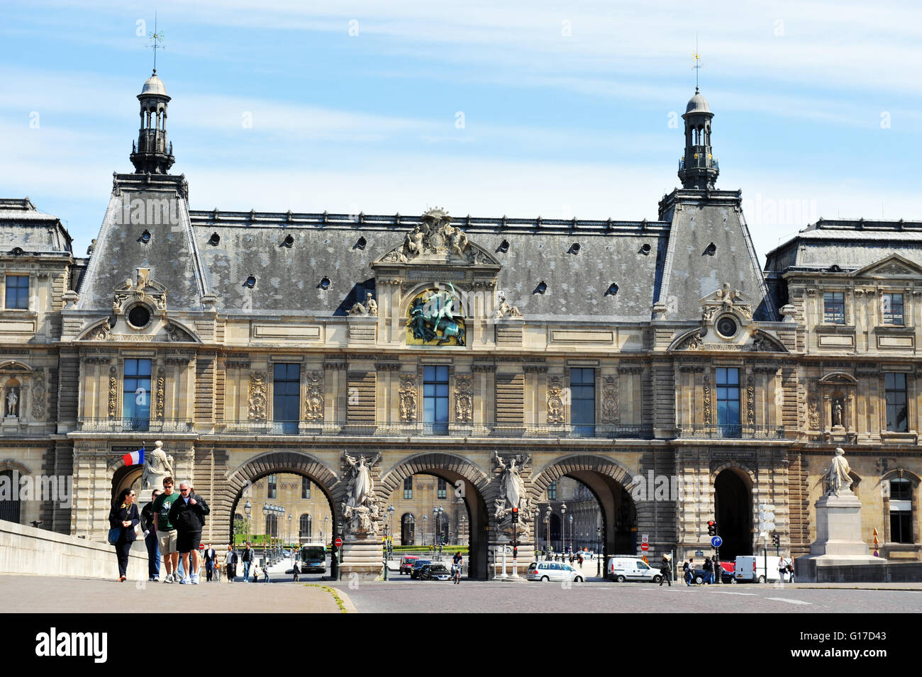 Le Louvre von der Karussell-Brücke, Paris Stockfoto
