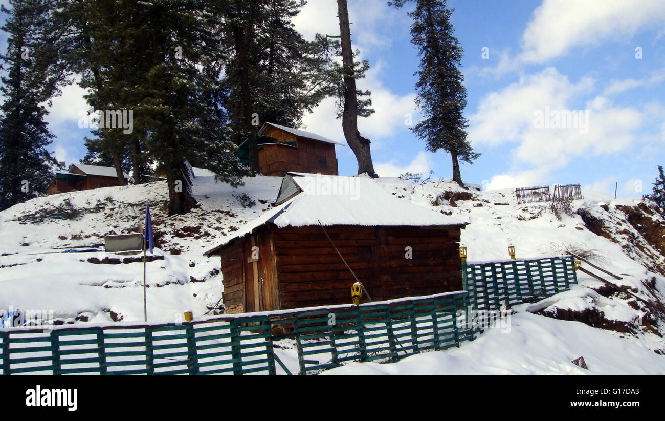 Verschneiter Wald Resthouse Stockfoto