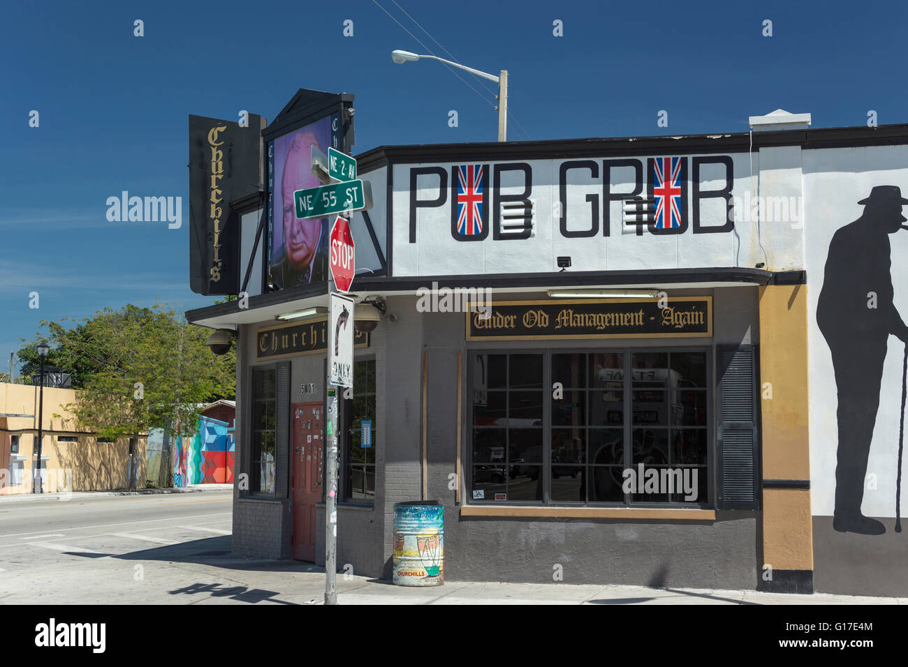 CHURCHILL ES PUB LITTLE HAITI NACHBARSCHAFT MIAMI FLORIDA USA Stockfoto