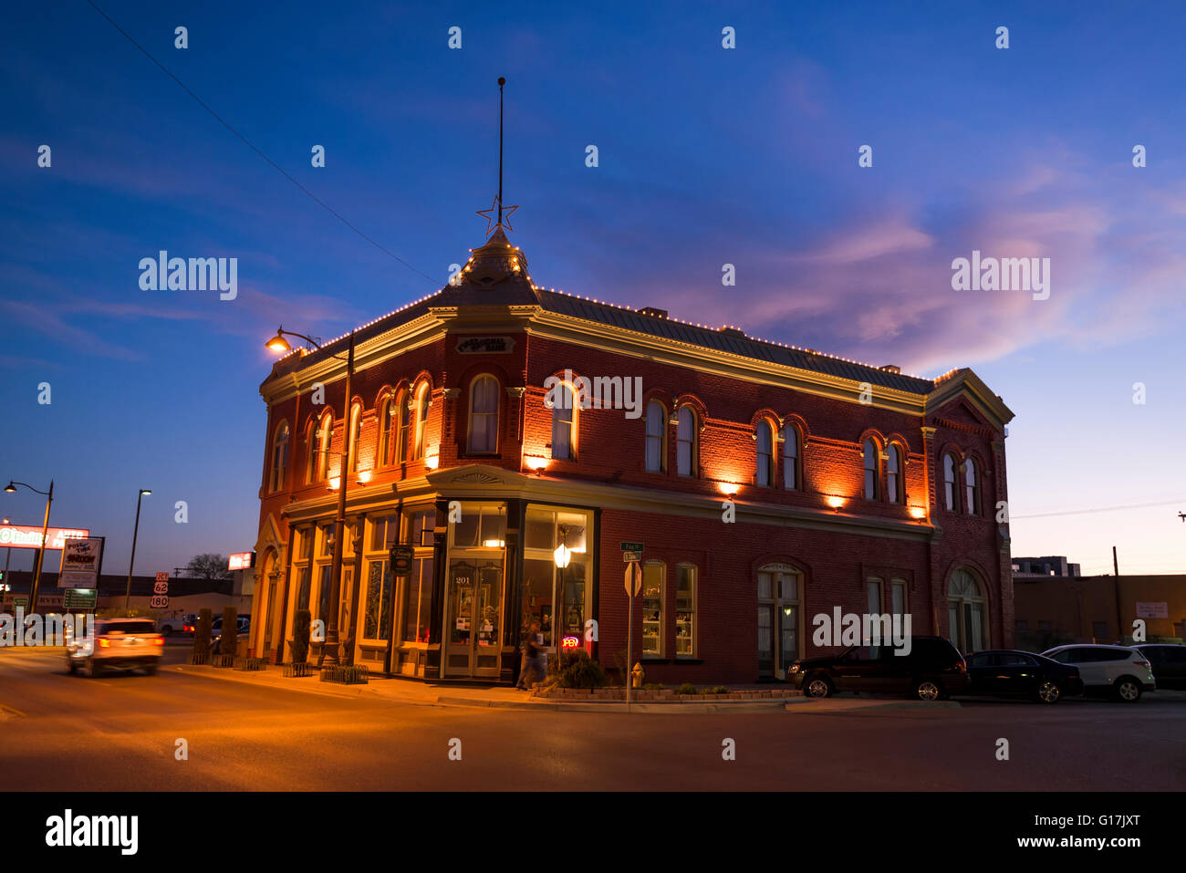 Trinity Hotel bei Sonnenuntergang, Carlsbad, New Mexico. Stockfoto