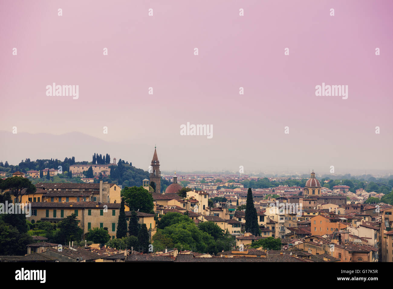 Blick auf Florenz in regnerischen nebligen Morgen vom Piazzale Michelangelo Stockfoto