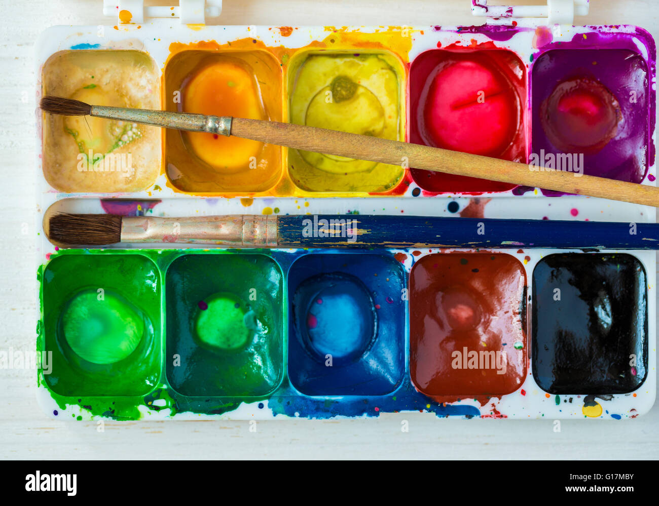 Künstler-Pinsel und Farbe. Kunst der Malerei Stockfoto