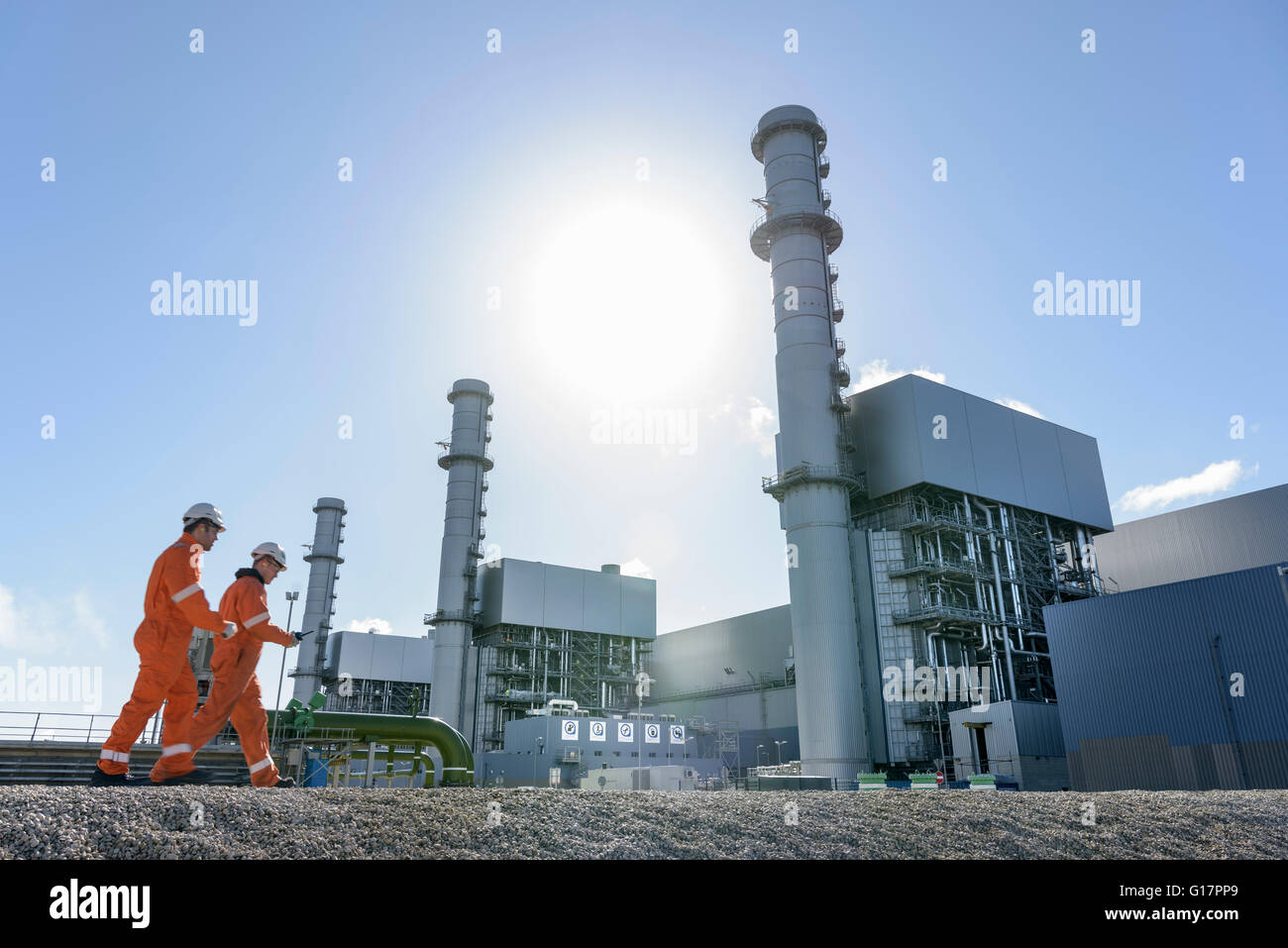 Arbeitnehmer bei der Gas-Kraftwerk Stockfoto