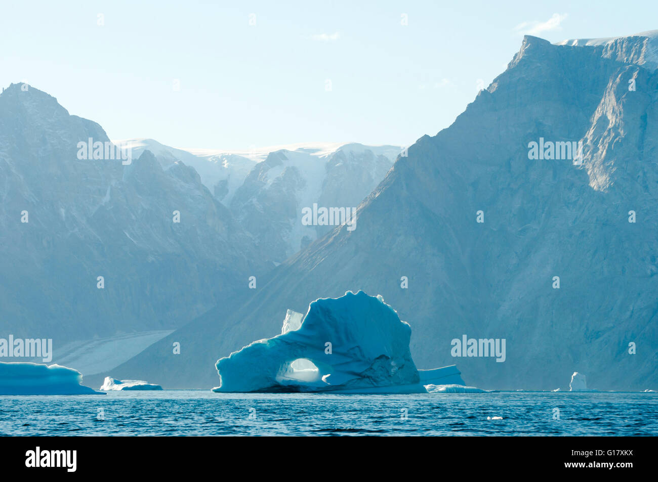 Gepiercte Eisberg - Scoresby Sound - Grönland Stockfoto