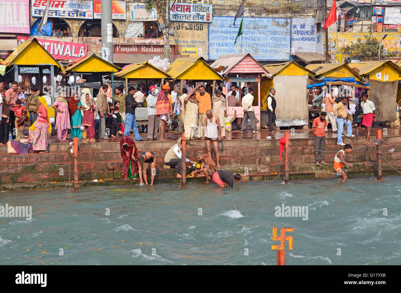 Hindu religiösen Aktivitäten in Har-Ki-Paudi, Haridwar, Uttarakhand, Indien Stockfoto