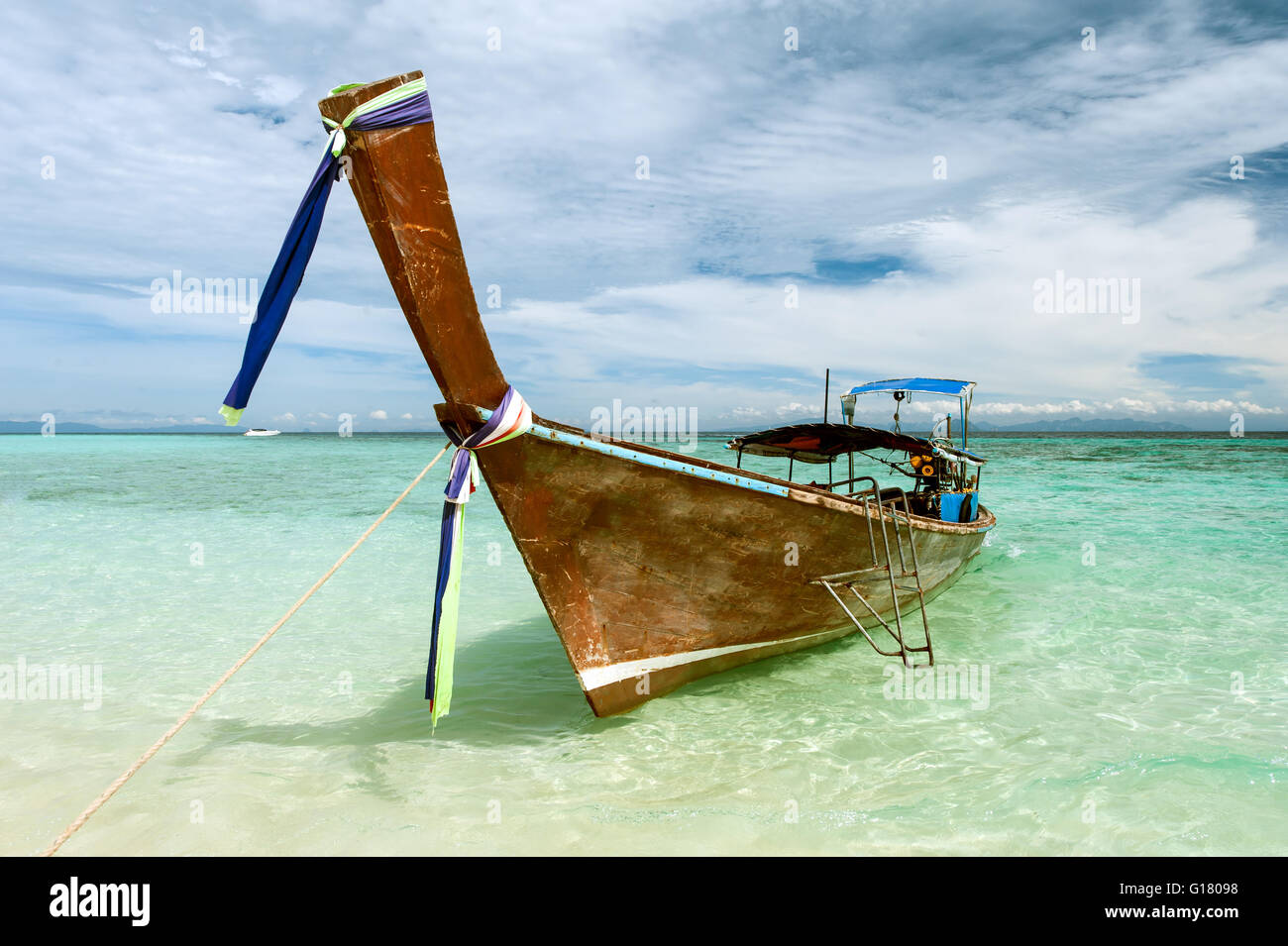 Das Longtail-Boot, bekannt als Ruea Hang Yao in der thailändischen Sprache ist eine Art von Wasserfahrzeugen in Südostasien heimisch. Stockfoto