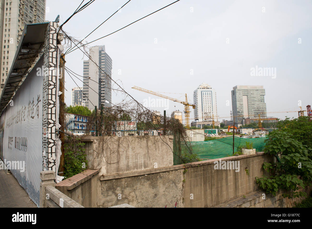 Schnelle Verstädterung mit chinesischen Bautätigkeit für Erneuerung und Wachstum in Nanjing / China Stockfoto