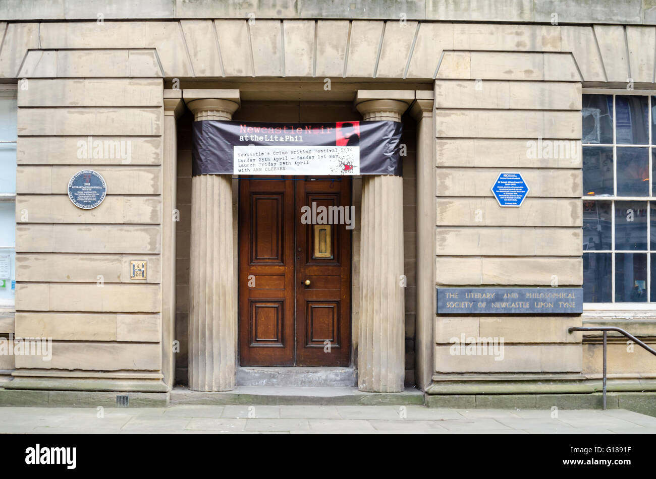 Der Eingang der literarischen und philosophischen Gesellschaft von Newcastle-Upon-Tyne (Grade II * denkmalgeschützten Gebäude) Stockfoto