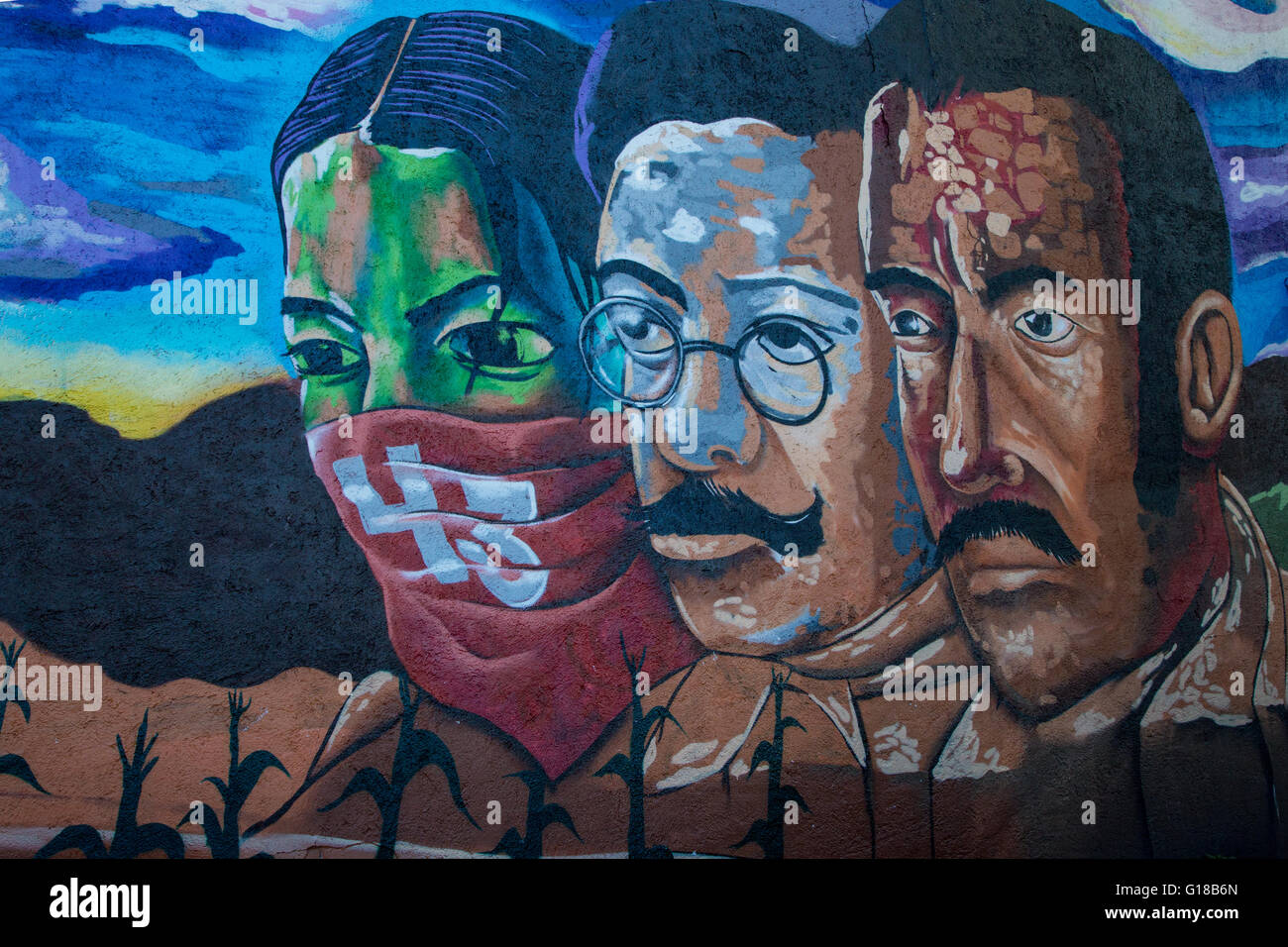 Urbane Kunst Darstellung 3 mexikanische Sozialrevolutionäre der spanischen Kolonialstadt von Santiago de Querétaro, Querétaro, Mexiko Stockfoto
