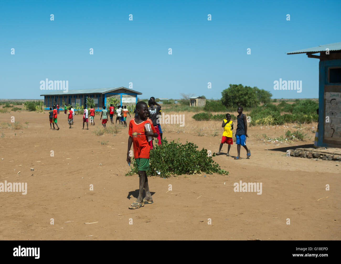 Nyangatom und Toposa Stamm Kinder in Schulhöfen, Omo-Tal, Kangate, Äthiopien Stockfoto