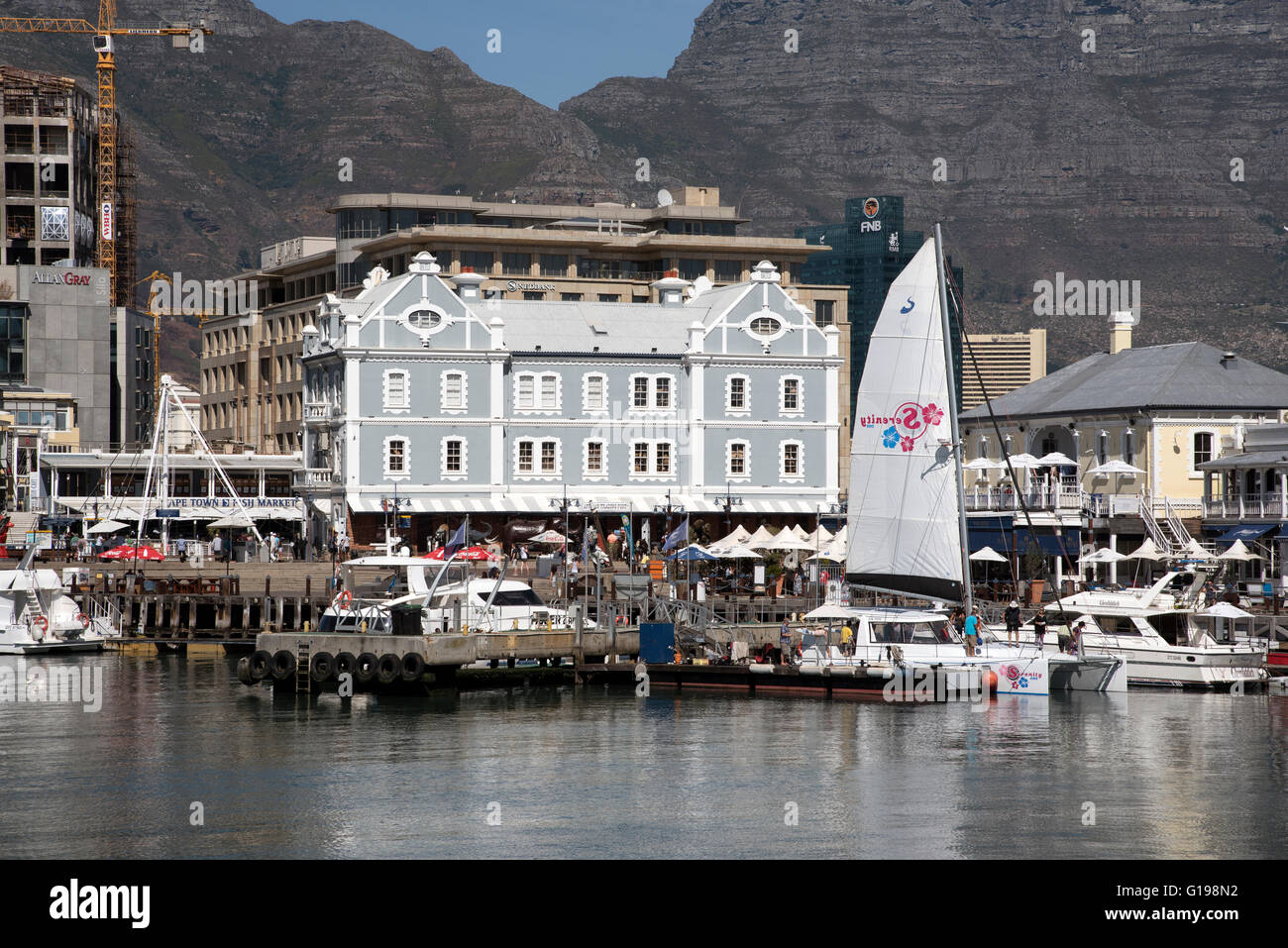 KAPSTADT IN SÜDAFRIKA. Die V & A Waterfront Entwicklung einen Hafen und Freizeit Lage für Touristen Stockfoto