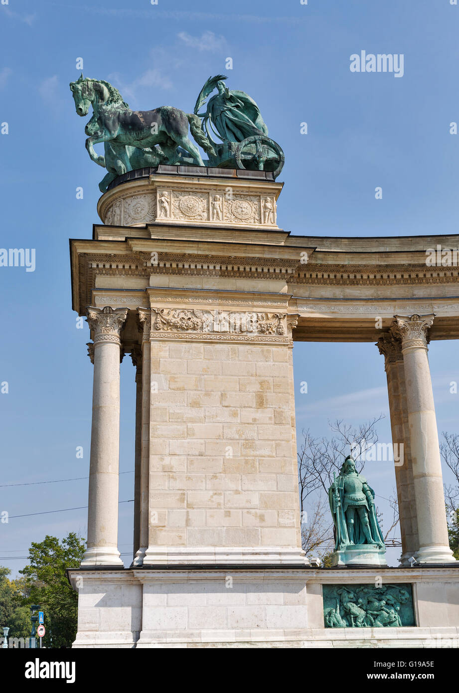 Symbolische Skulptur des Friedens auf dem Hero Square Millenium Denkmal in Budapest, Ungarn Stockfoto