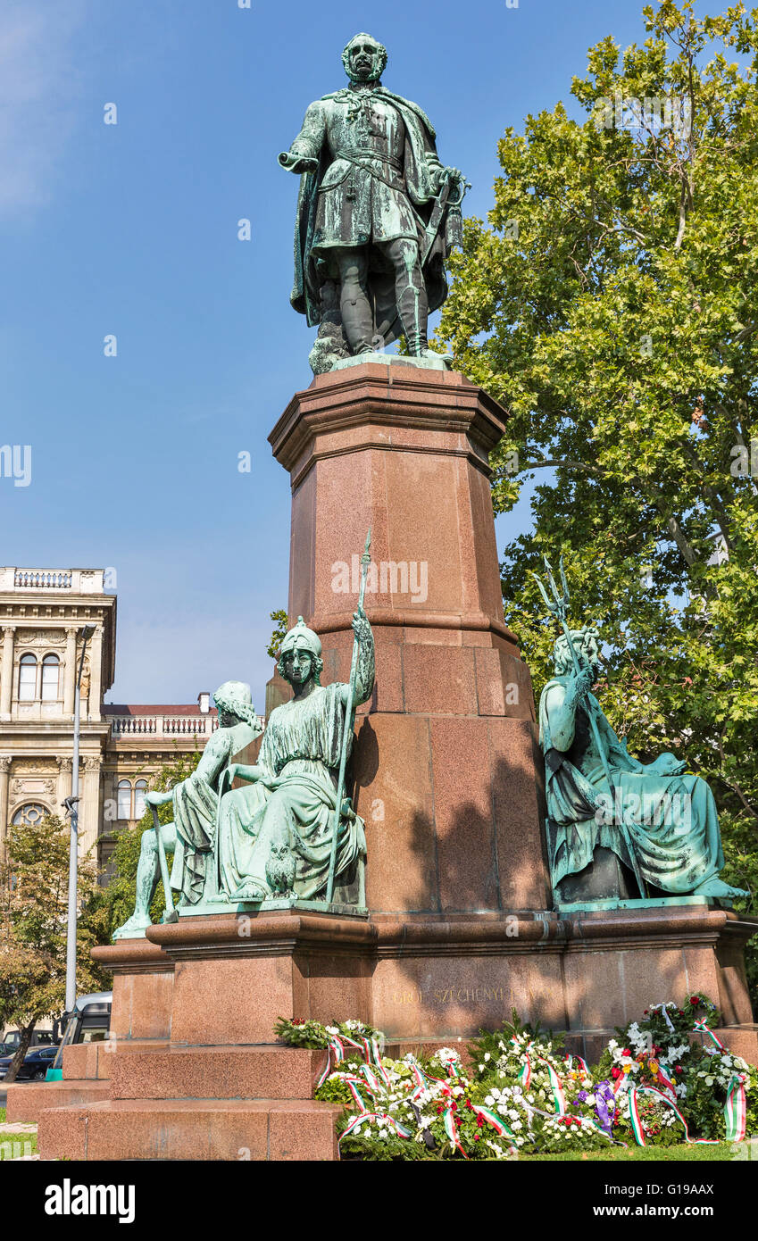 Statue von Istvan Szechenyi, einer der größten Staatsmänner der ungarischen Geschichte, Budapest. Die Statue des ungarischen Bildhauers J Stockfoto