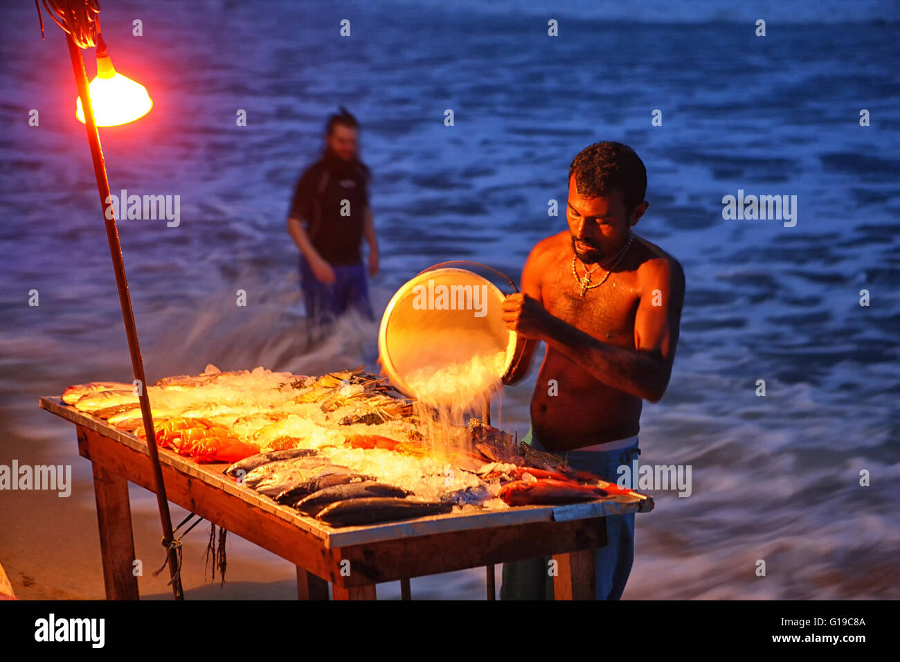 Fisch-Stall mit Restaurants in Unawatuna, Galle, Sri Lanka Stockfoto