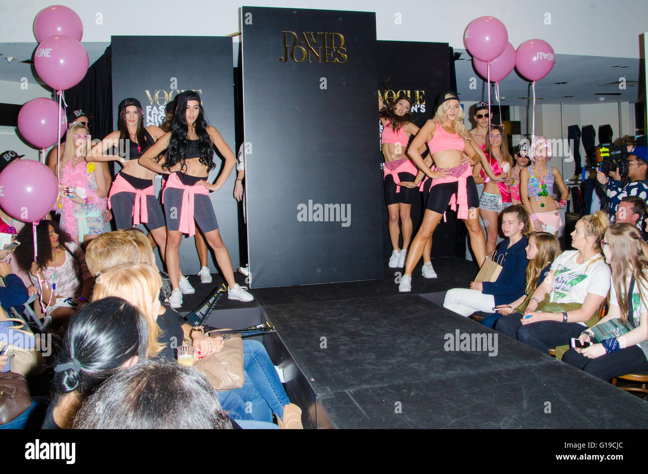Sydney, Australien 3. September 2015: David Jones gehostet JT eine Modenschau während der Vogue Fashion Night Out in Sydney Australia. Die JT eine Modenschau kennzeichnete viele Modelle einschließlich Montana Cox, Ali Simpson und Sjame Earp Stockfoto
