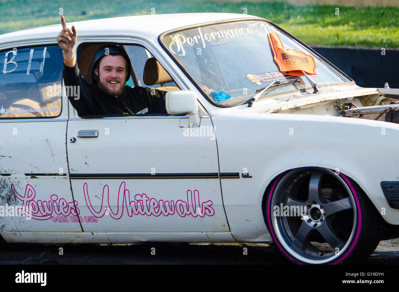 Sydney, Australien. 5. Oktober 2015. Treiber zur Verfügung gestellt Zuschauer und Richter ihre besten Burnouts während des 2015 Burnout Maina-Wettbewerbs an der Western Sydney International Dragway (Sydney Dragway) stattfand Stockfoto