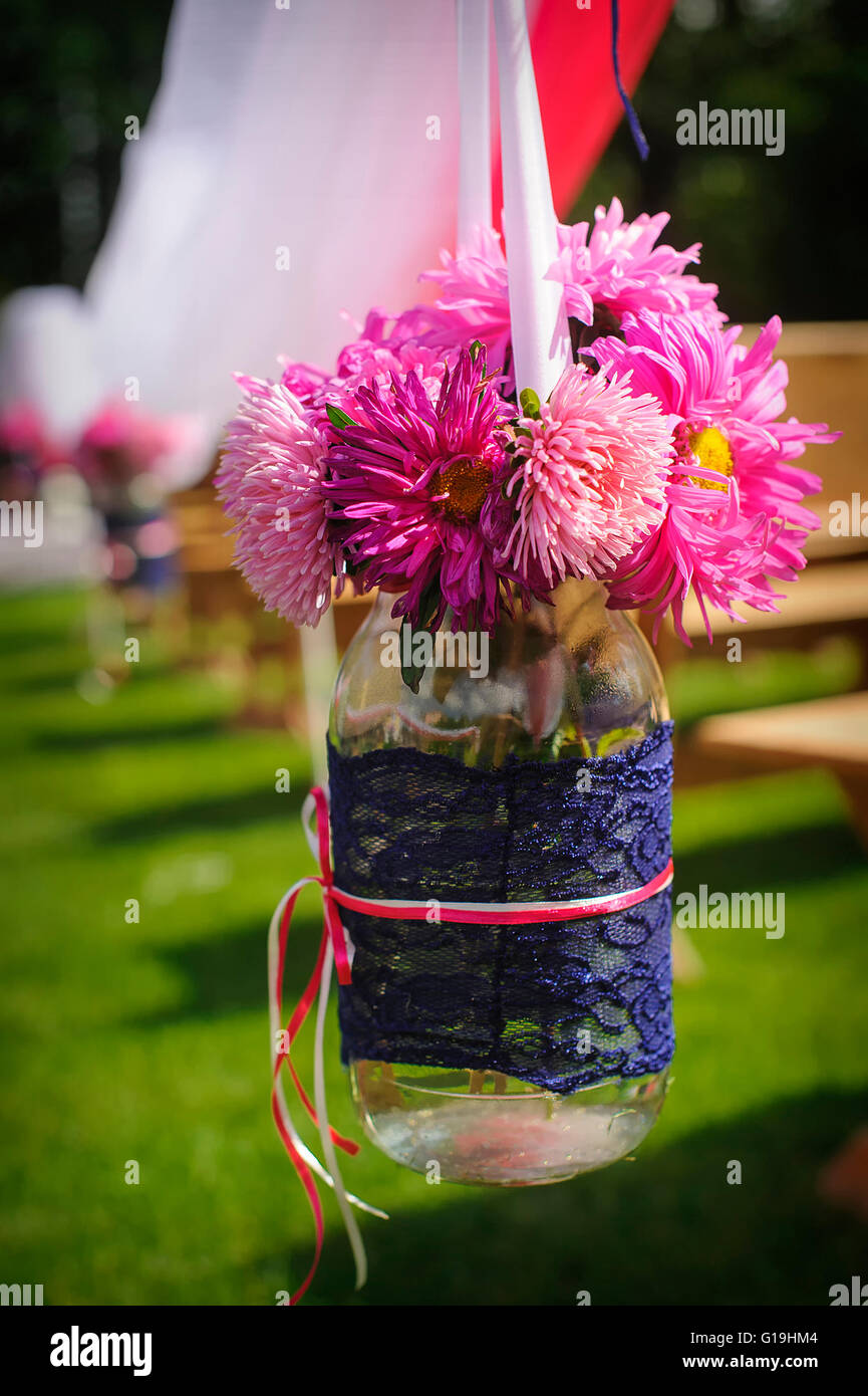 Hochzeit Bouquet richten Sie abends im freien Stockfoto