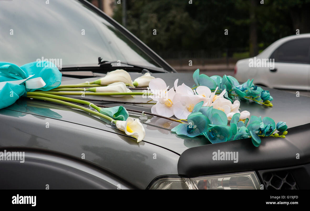 Hochzeitsdekoration auf einem Auto Stockfotografie - Alamy