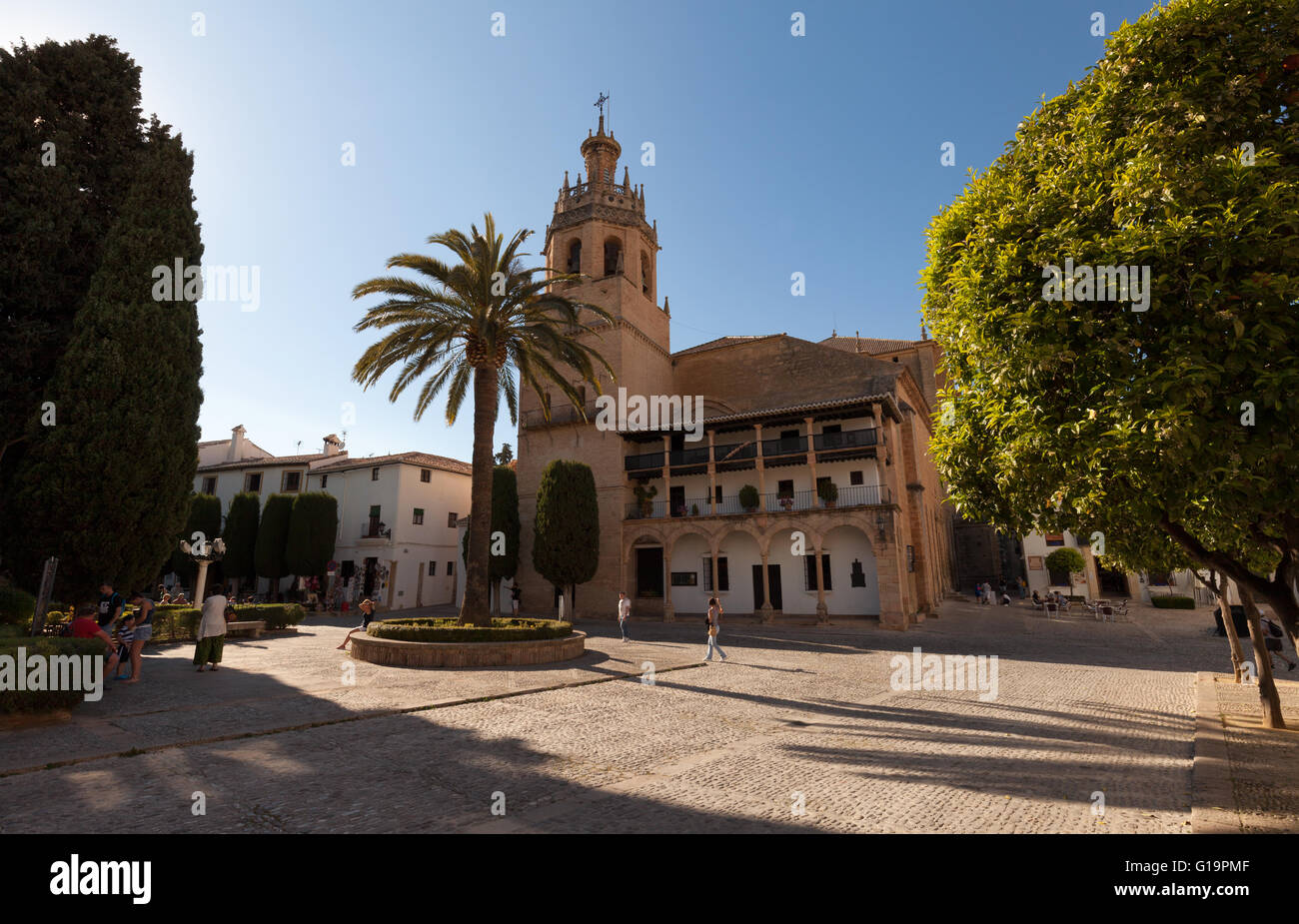 Die Kirche Santa Maria la Mayor, Plaza Duquesa de Parcent, Ronda, Andalusien Spanien Stockfoto