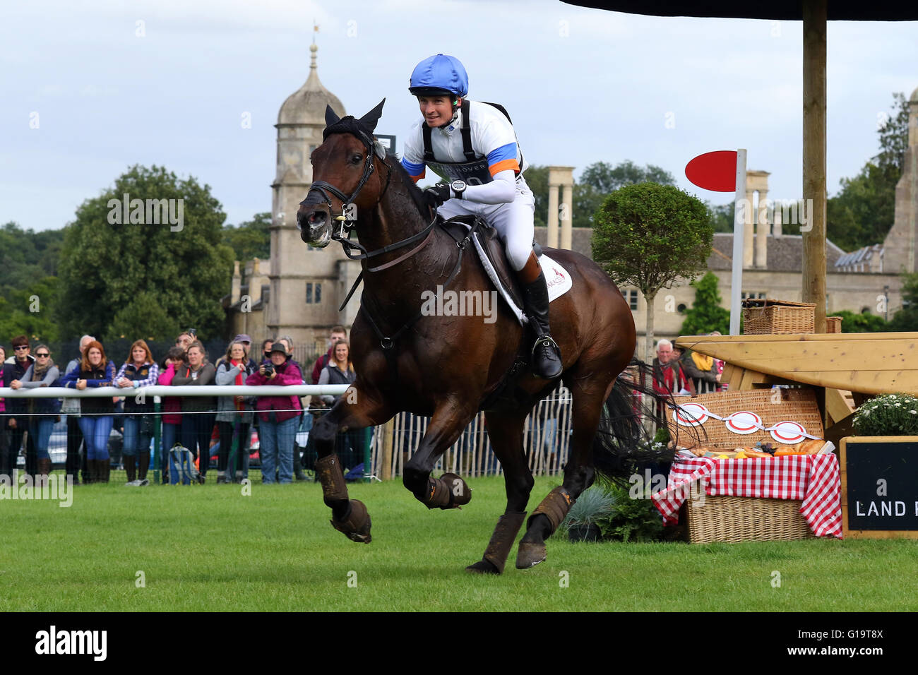 Francis Whittington (Großbritannien) auf übereilte Imp Reiten Cross Country bei Land Rover Burghley Horse Trials 2015 Stockfoto