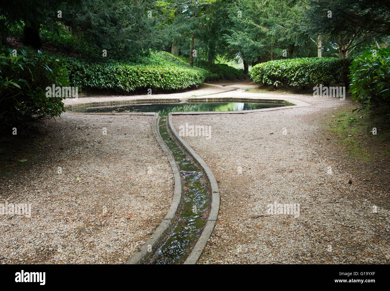 Rill und achteckige Teich am Rousham House and Garden, Oxfordshire, England Stockfoto