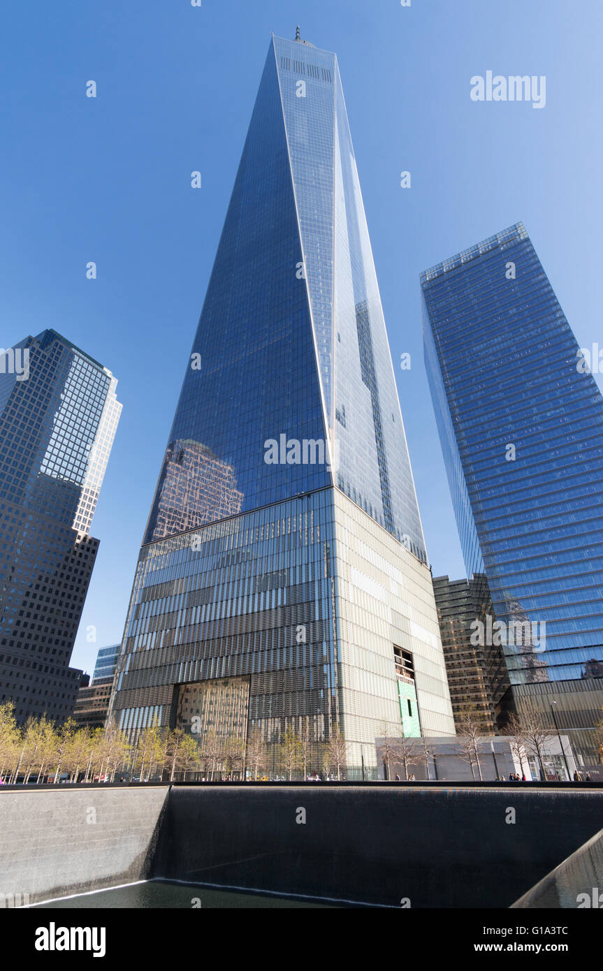 Das neue One World Trade Center und das 9/11 Memorial, Manhattan, New York, USA Stockfoto