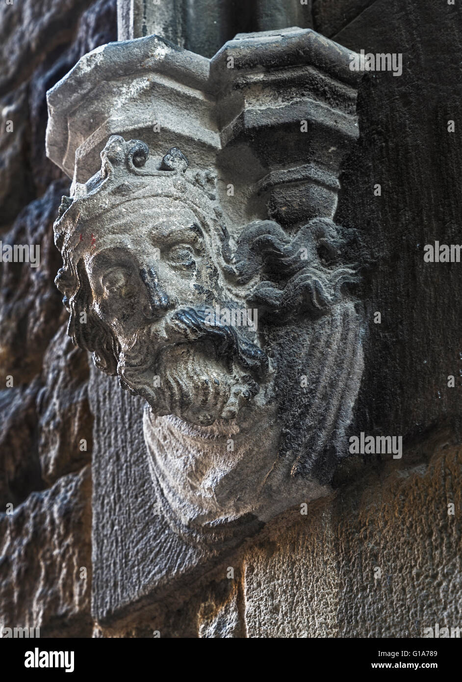 Stone Carving Person in Wand Calle De La Pietat El Barri Gotic gotischen Viertel Barcelona Katalonien Spanien Stockfoto