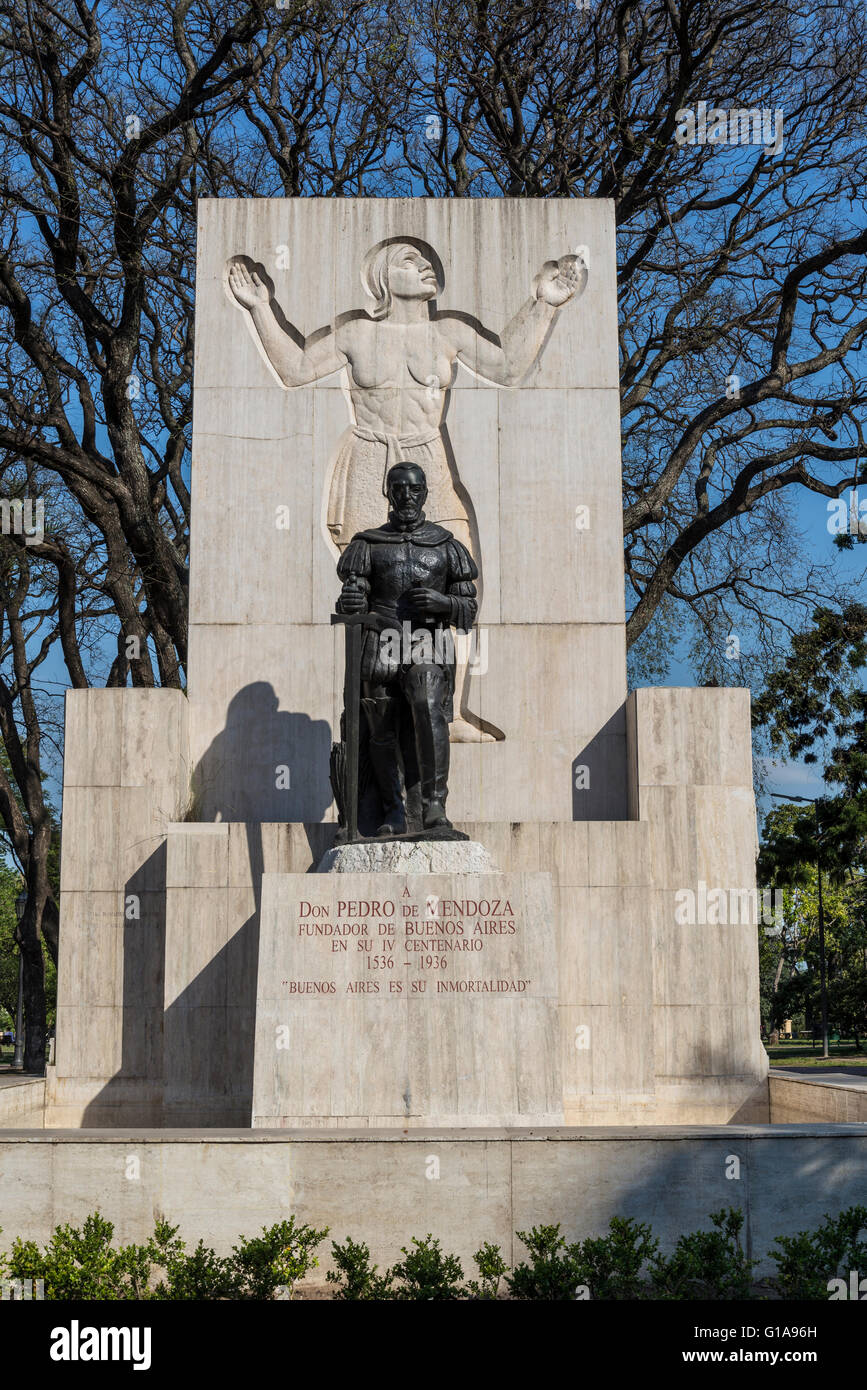 Denkmal für Pedro de Mendoza, Lezama Park, San Telmo, Buenos Aires, Argentinien Stockfoto