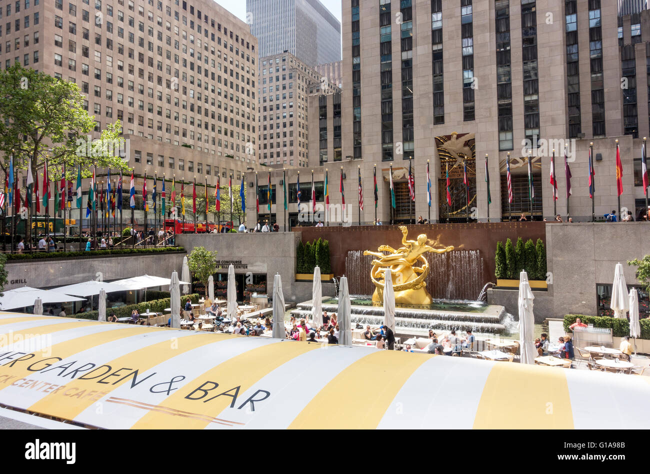 Rock Center Cafe, Sommergarten & Bar im Rockefeller Center in New York City Stockfoto