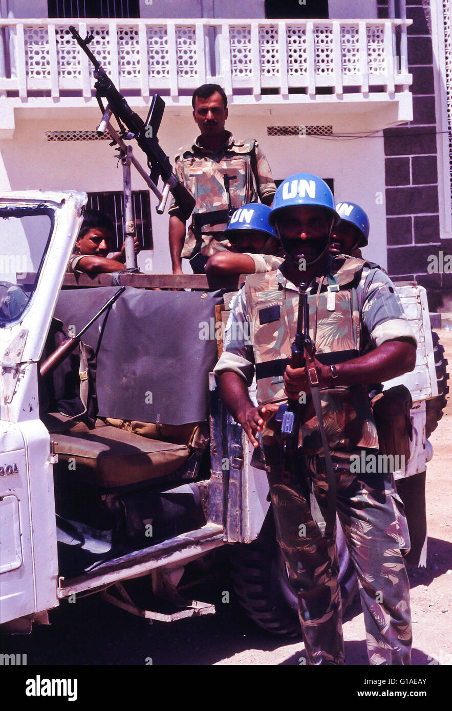 Indische Peaekeepers UN Reiten in einem behelfsmäßigen gepanzerte Fahrzeug in Kismayo Somalia Stockfoto