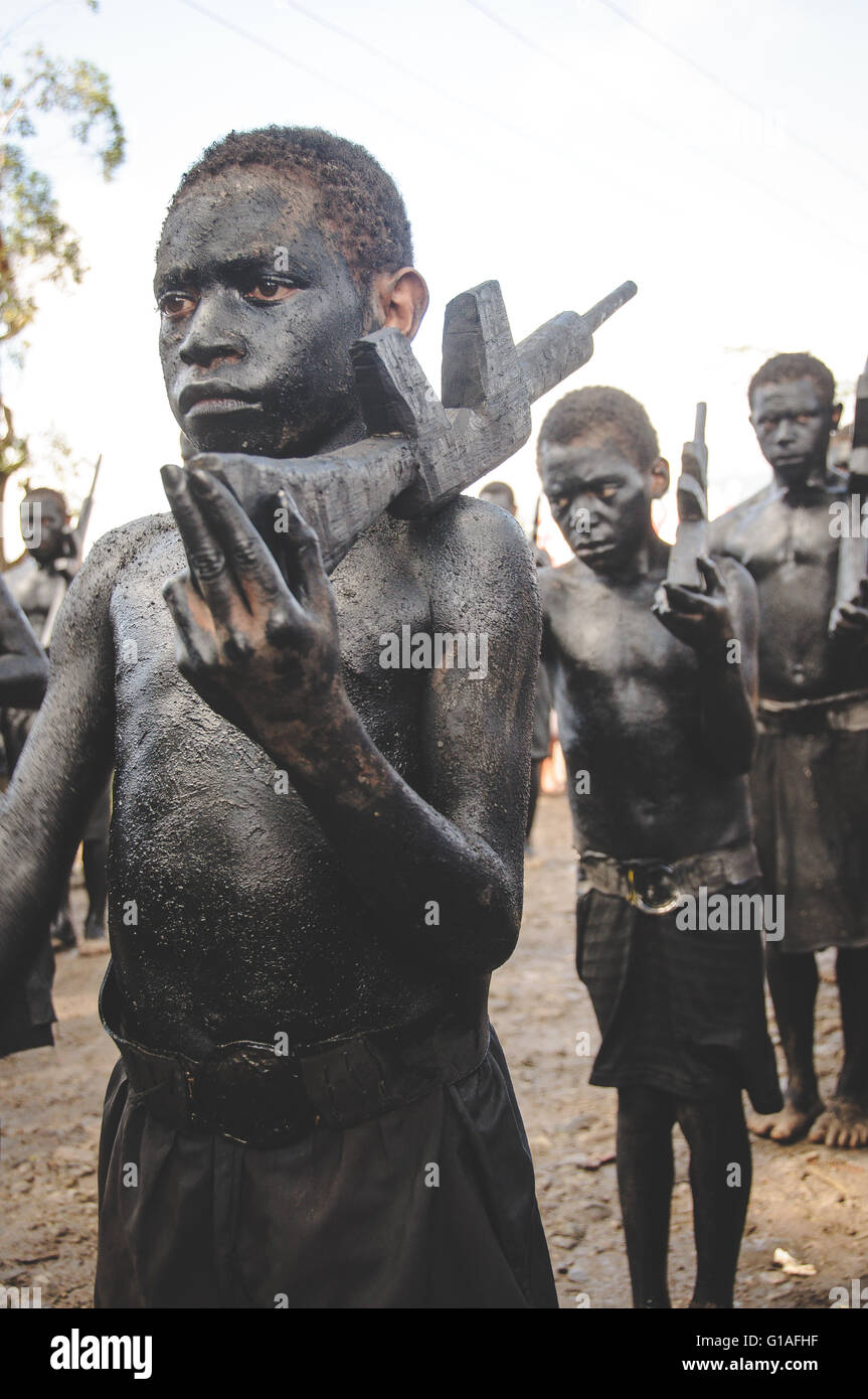 Die Baiyer marschieren Gruppe in Mt Hagen, Papua-Neuguinea Stockfoto