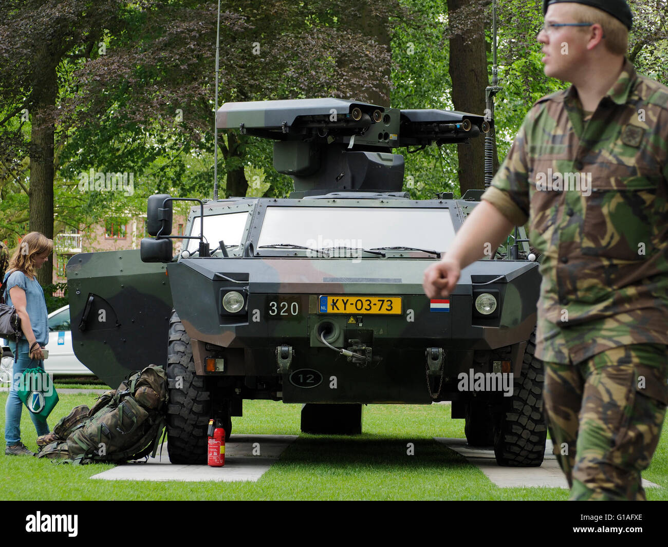 Niederländische Armee gepanzerte Fahrzeug, ausgestattet mit Stinger Rocket Launcher System Park Park, Breda, Niederlande. Stockfoto