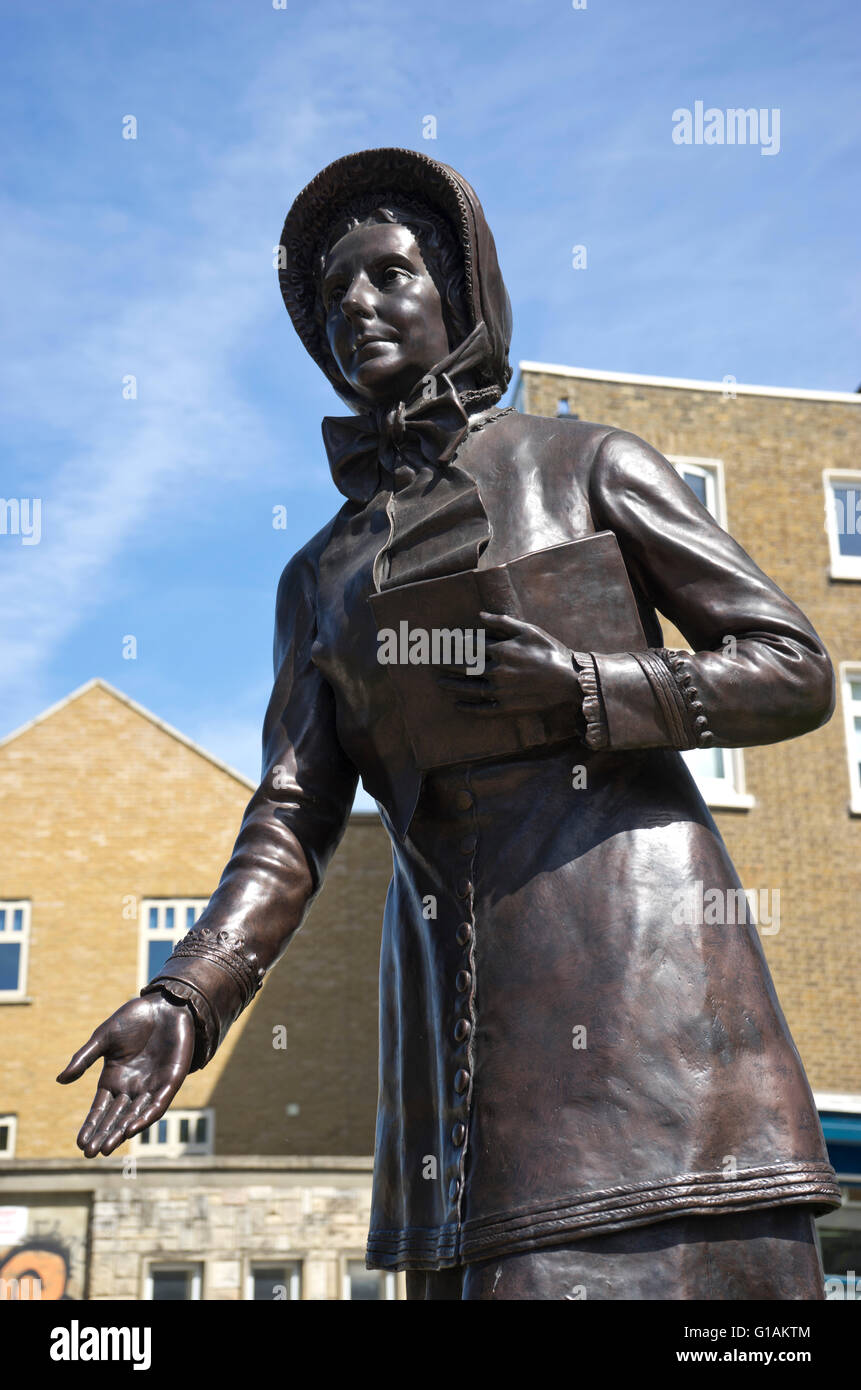 Statue des Gründers der Heilsarmee Frau, Catherine Booth in East London, UK Stockfoto
