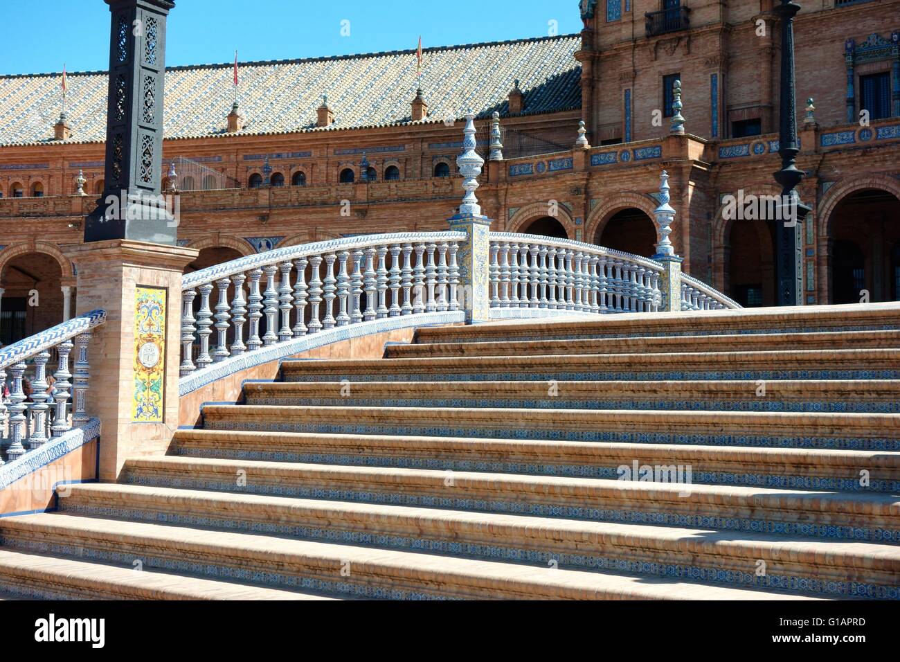 Dekorierte Porzellan verzierte Brücke Plaza de Espana Sevilla Stockfoto