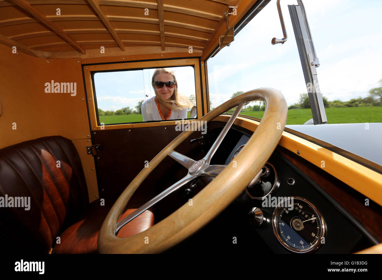 Replik des Vorkriegs-Fahrzeugs Tatra 49, made in Renovierung Unternehmen Ecorra für einen amerikanischen Besitzer, Stara Ves nad Ondrejnici, Tschechische Republik, 12. Mai 2016. (CTK Foto/Petr Sznapka) Stockfoto