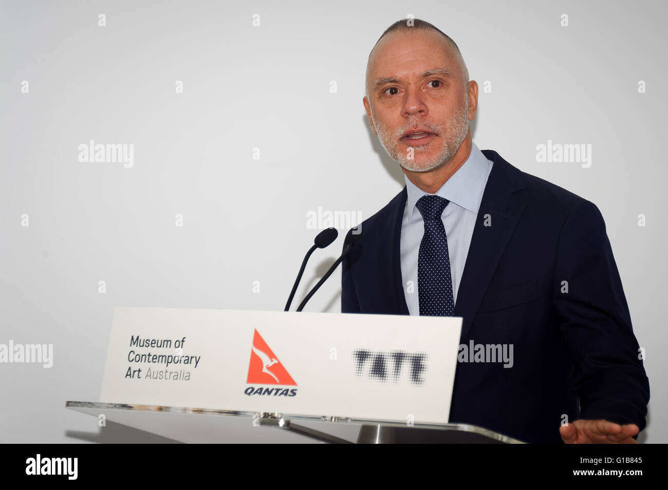 Sydney, Australien. 13. Mai 2016. Michael McDaniel, Vorsitzender des MCA indigenen Advisory Council spricht über das Museum of Contemporary Art Australia (MCA), Qantas und Tate Ankündigung der ersten fünf Kunstwerke in ihrer internationalen gemeinsamen Erwerb Programm für zeitgenössische australische Kunst. Diese gemeinsamen Erwerb von MCA und Tate gehören Kunstwerke von Künstlern Susan Norrie, Vernon Ah Kee, Gordon Bennett und Judy Watson. Bildnachweis: Hugh Peterswald/Pacific Press/Alamy Live-Nachrichten Stockfoto